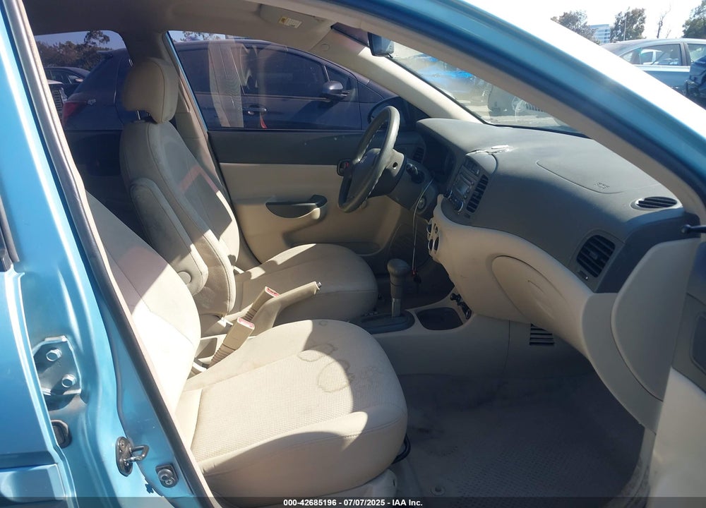 2006 HYUNDAI ACCENT VIN: KMHCN46C06U009690