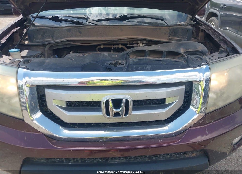 2011 HONDA PILOT EX-L VIN: 5FNYF4H68BB008028