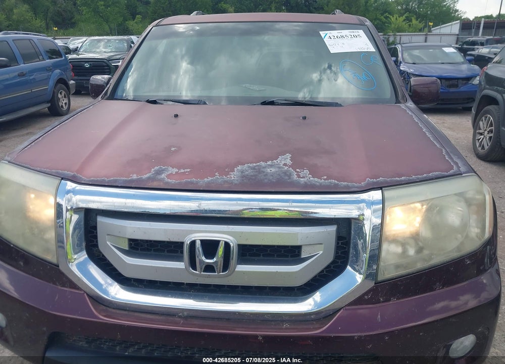 2011 HONDA PILOT EX-L VIN: 5FNYF4H68BB008028