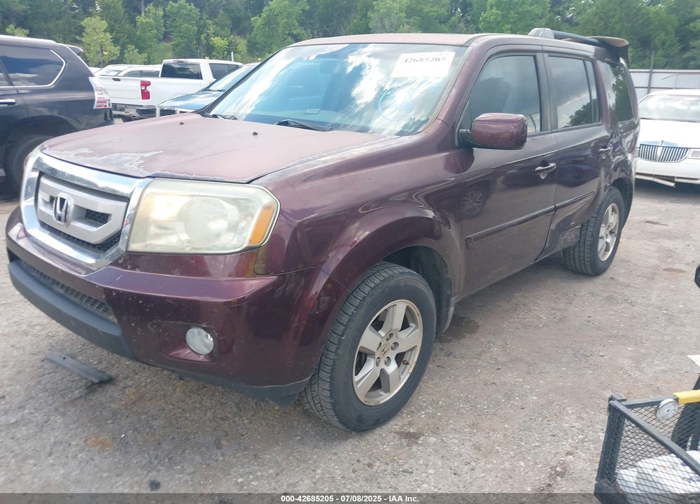 2011 HONDA PILOT EX-L VIN: 5FNYF4H68BB008028