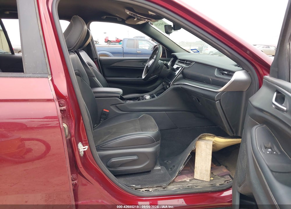 2023 JEEP GRAND CHEROKEE L VIN: 1C4RJKAG6P8830943