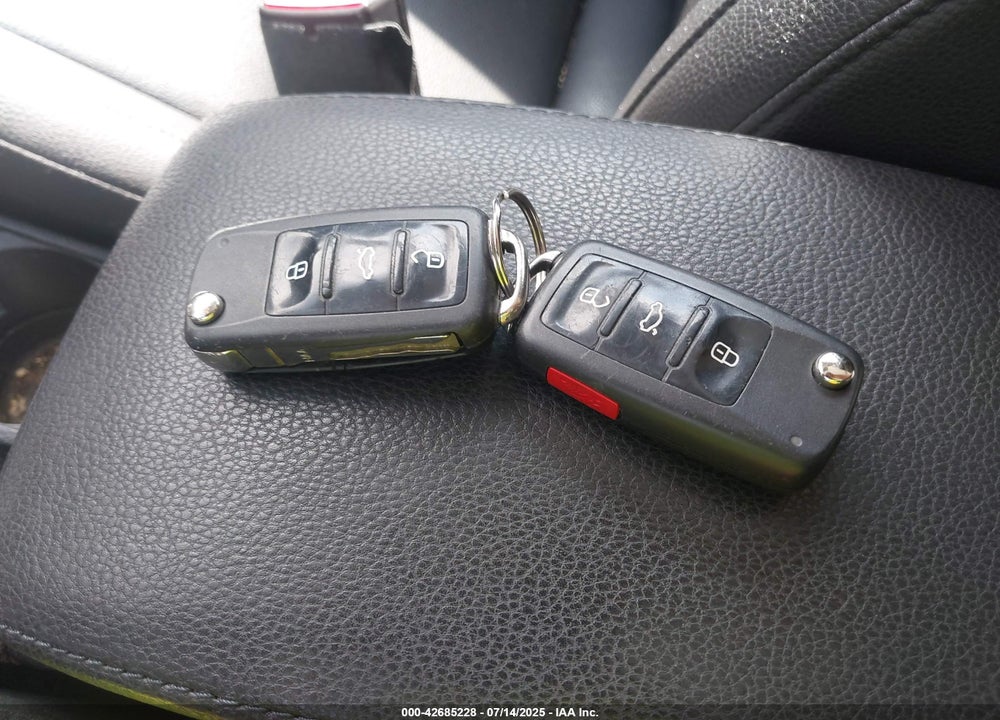 2013 VOLKSWAGEN JETTA VIN: 3VWPL7AJ4DM612109
