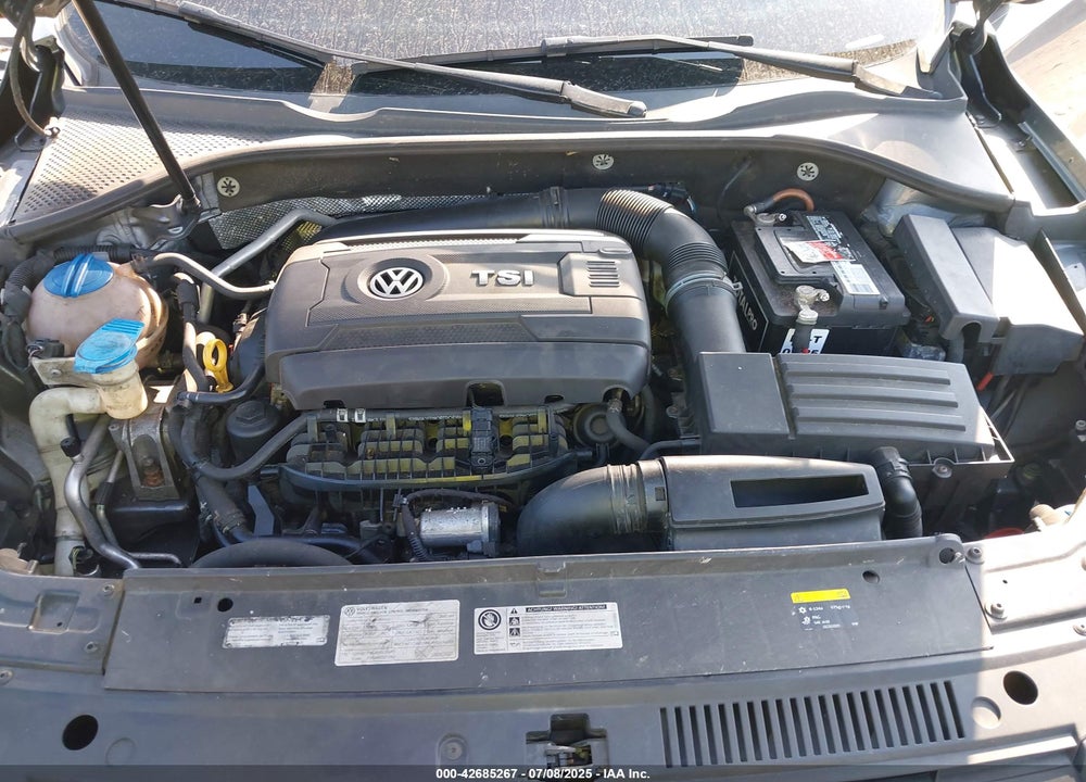 2015 VOLKSWAGEN PASSAT VIN: 1VWAT7A37FC011689