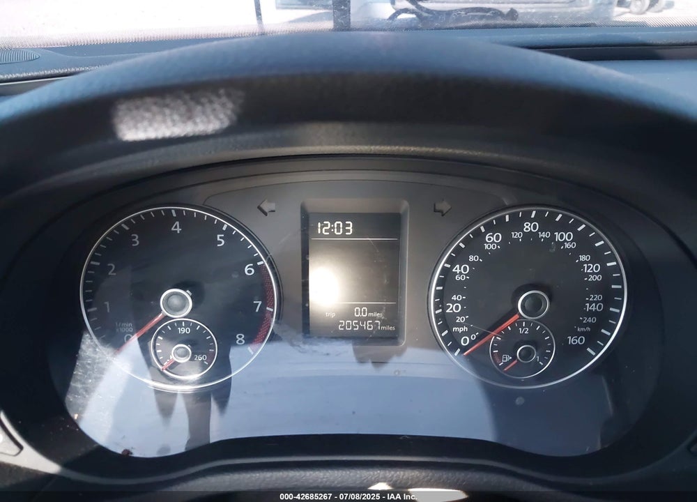 2015 VOLKSWAGEN PASSAT VIN: 1VWAT7A37FC011689