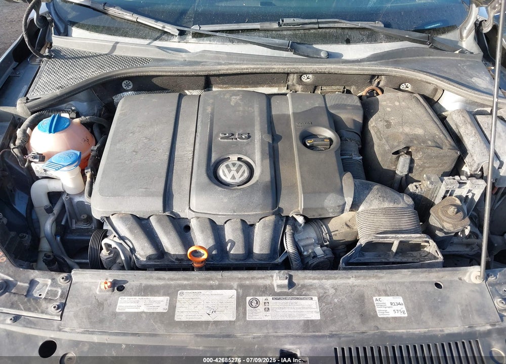 2013 VOLKSWAGEN PASSAT VIN: 1VWBH7A36DC054519