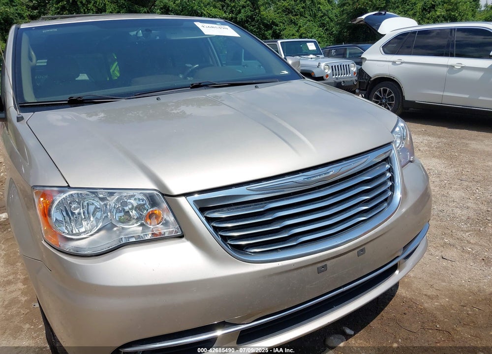 2014 CHRYSLER TOWN & COUNTRY TOURING VIN: 2C4RC1BG1ER196476