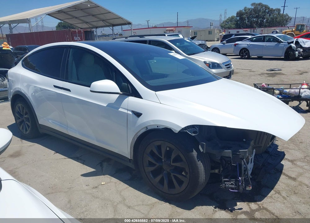 2022 TESLA MODEL X VIN: 7SAXCDE58NF361568