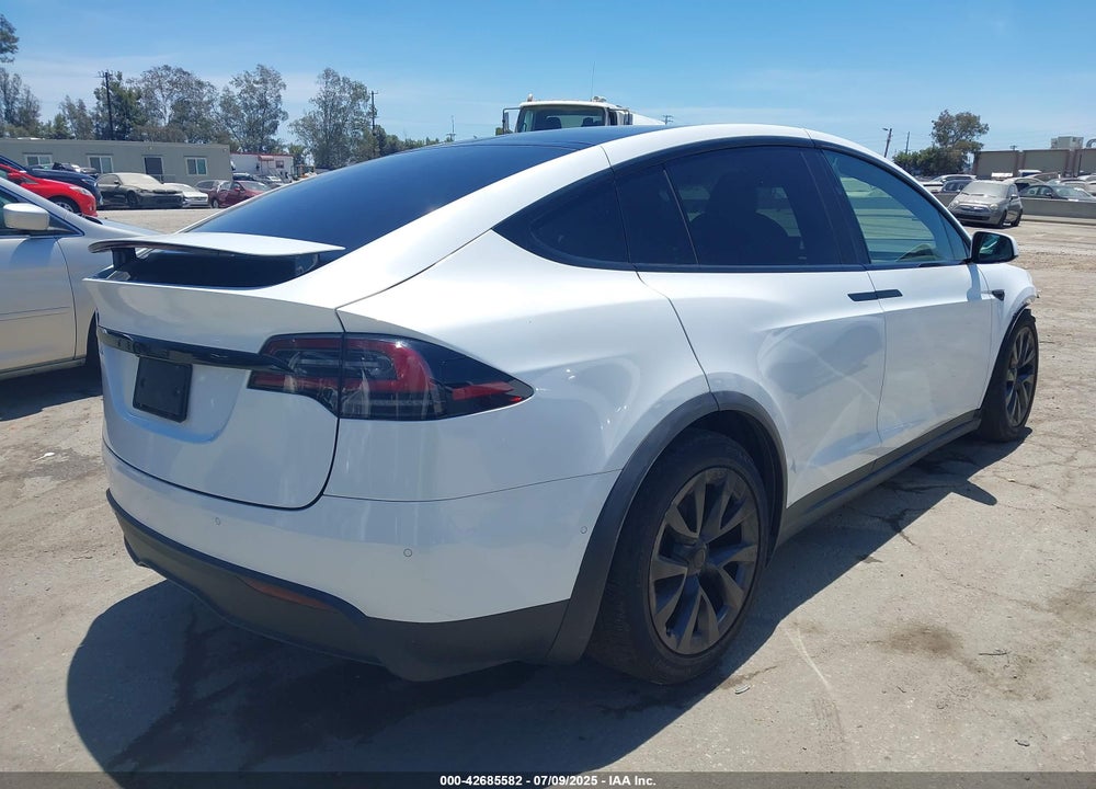 2022 TESLA MODEL X VIN: 7SAXCDE58NF361568