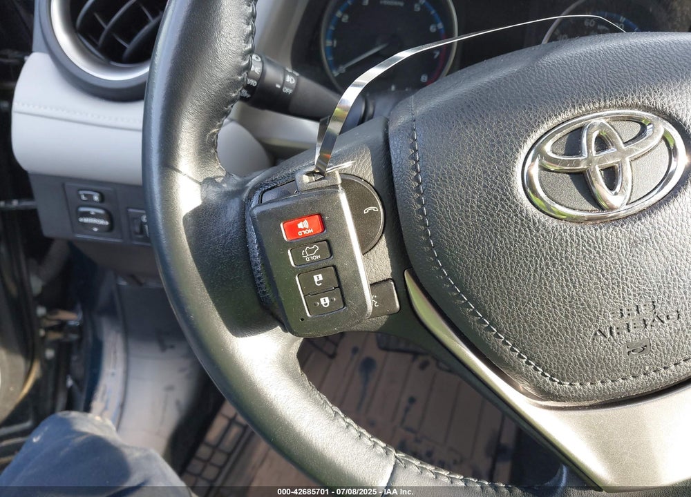 2018 TOYOTA RAV4 VIN: 2T3WFREV5JW417144