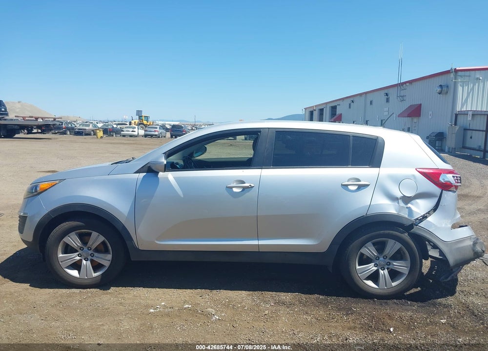 2013 KIA SPORTAGE VIN: KNDPBCA24D7352828