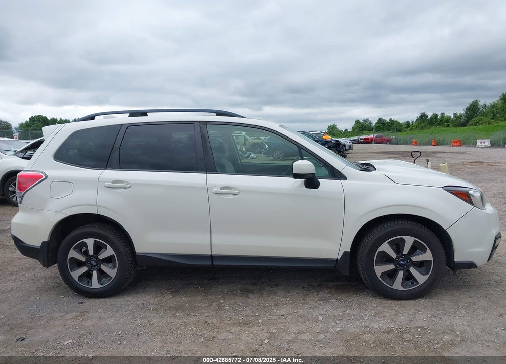 2017 SUBARU FORESTER VIN: JF2SJAGC8HH425427