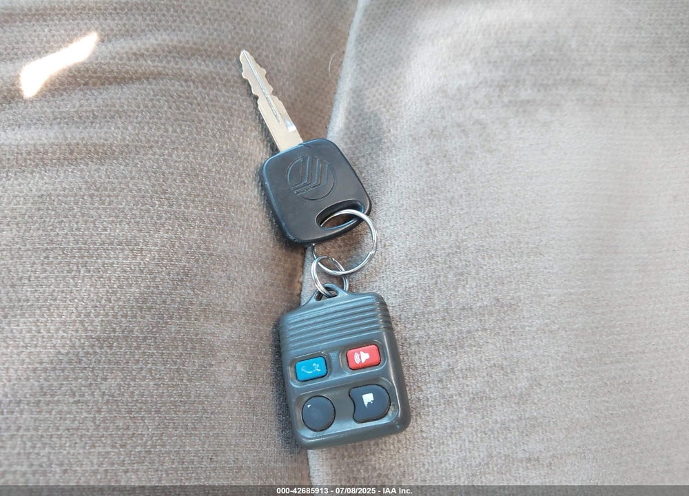 2000 MERCURY GRAND MARQUIS LS VIN: 2MEFM75W3YX735989