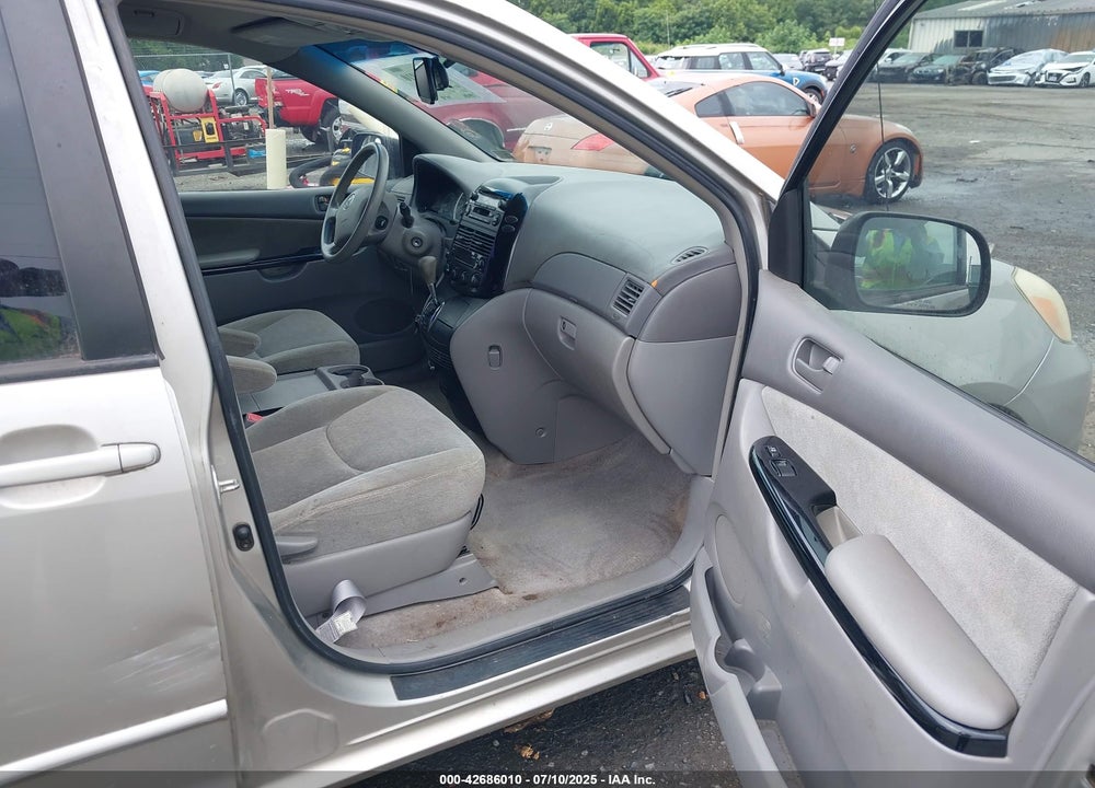 2005 TOYOTA SIENNA VIN: 5TDZA23C45S284176