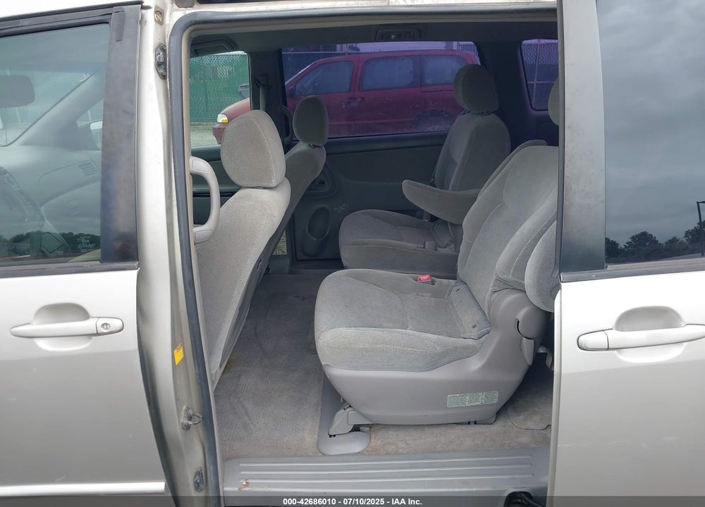 2005 TOYOTA SIENNA VIN: 5TDZA23C45S284176
