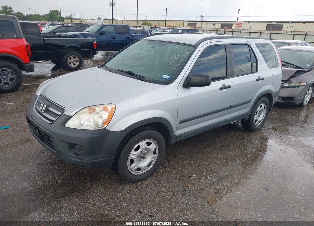 2005 HONDA CR-V LX VIN: JHLRD78525C058205