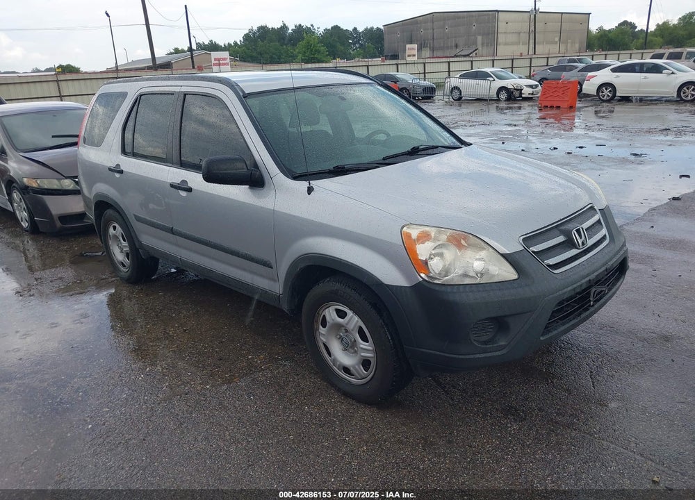 2005 HONDA CR-V LX VIN: JHLRD78525C058205