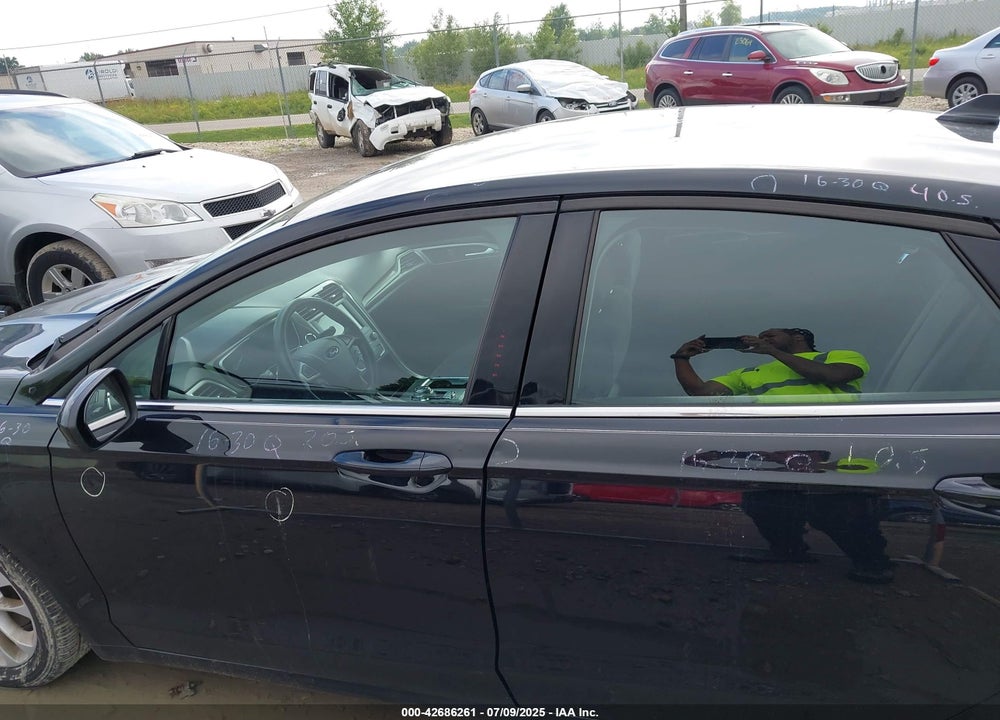 2020 FORD FUSION SE VIN: 3FA6P0HDXLR147241