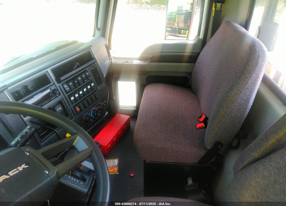 2024 MACK MD VIN: 1M2MDBAA5RS012005