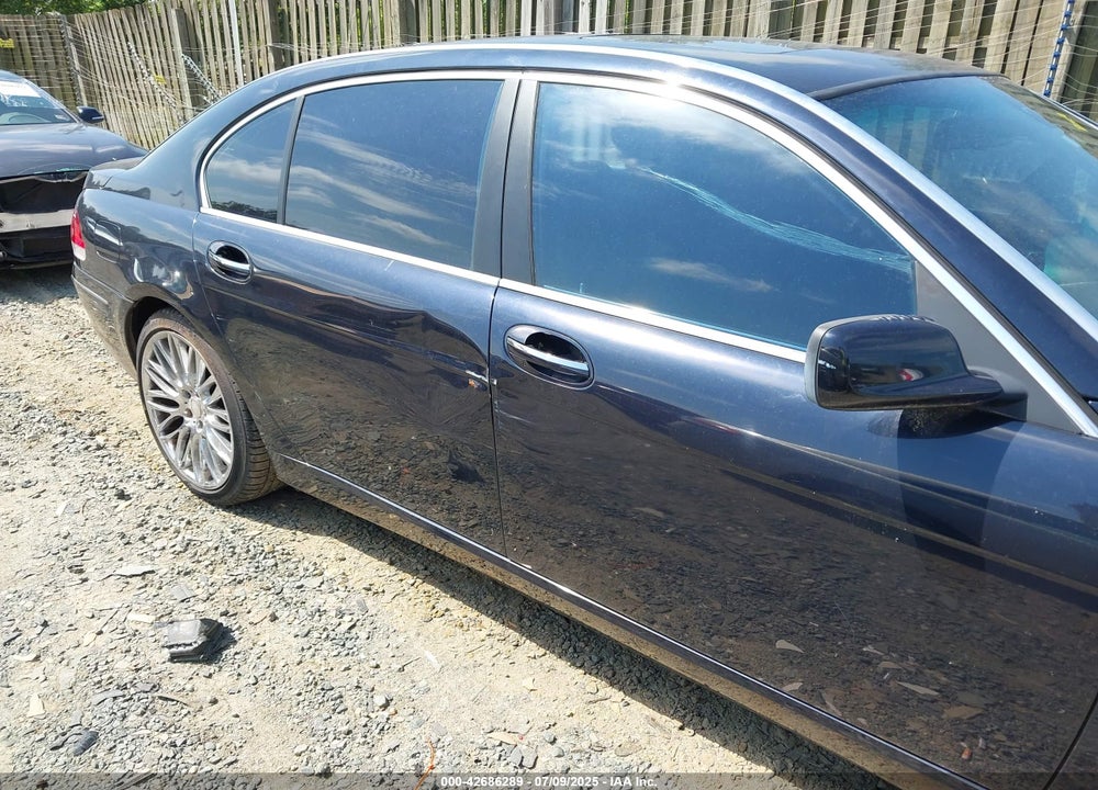 2007 BMW 750LI VIN: WBAHN83577DT66712