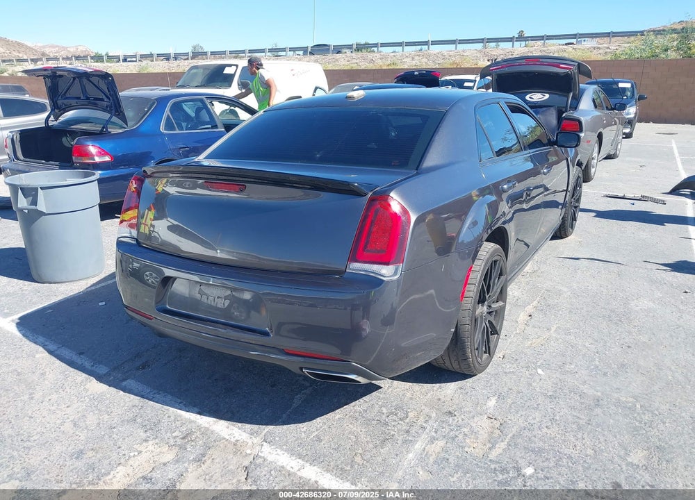 2019 CHRYSLER 300 VIN: 2C3CCAGG8KH542625