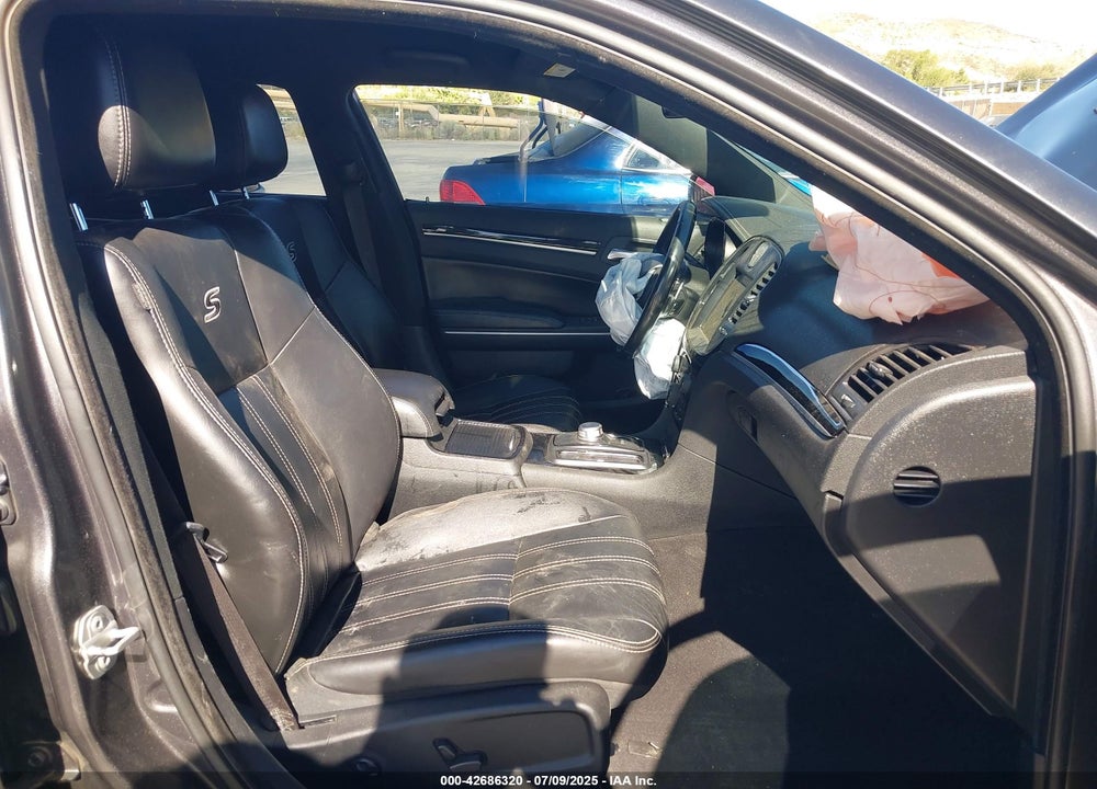 2019 CHRYSLER 300 VIN: 2C3CCAGG8KH542625