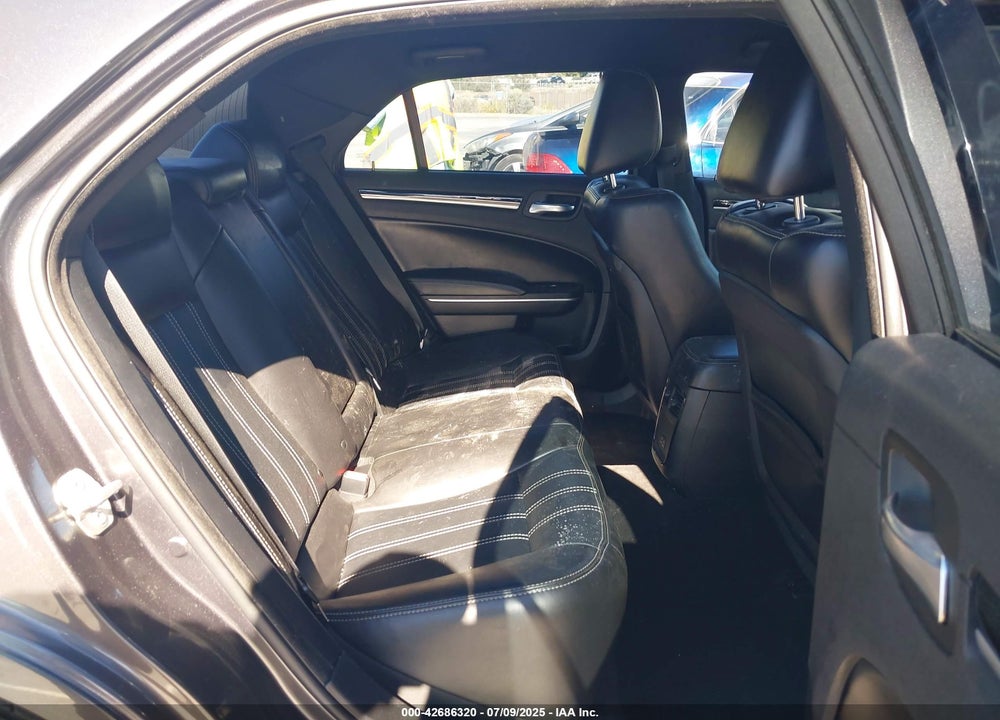 2019 CHRYSLER 300 VIN: 2C3CCAGG8KH542625