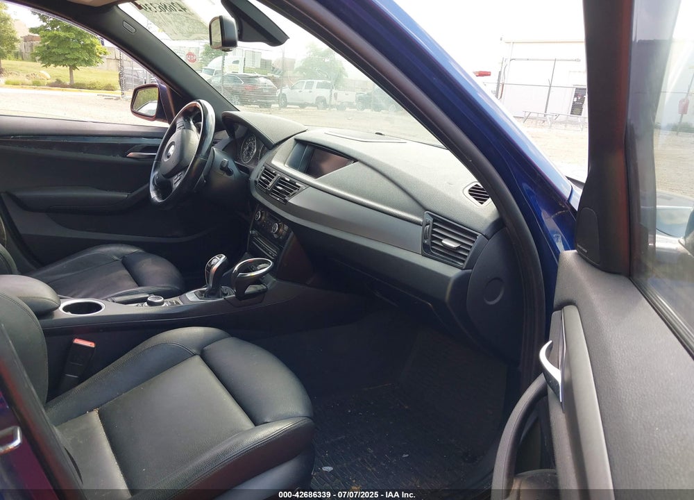 2015 BMW X1 VIN: WBAVL1C59FVY38093