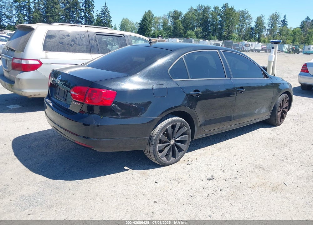 2011 VOLKSWAGEN JETTA VIN: 3VWDZ7AJ0BM323761