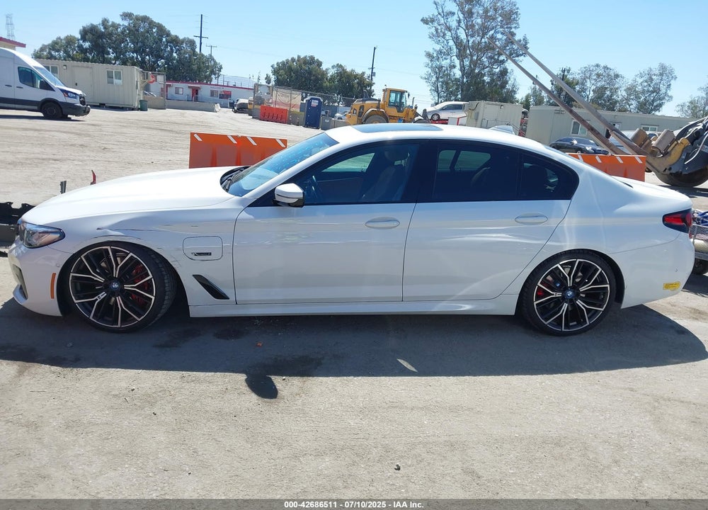2022 BMW 5 SERIES VIN: WBA33AG01NCJ52906