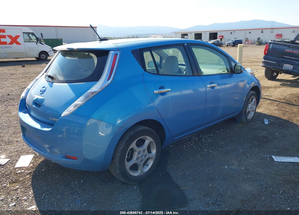 2011 NISSAN LEAF VIN: JN1AZ0CP7BT005140