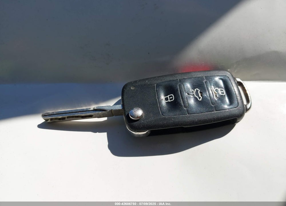 2014 VOLKSWAGEN JETTA 1.8T SE VIN: 3VWD17AJ8EM284395