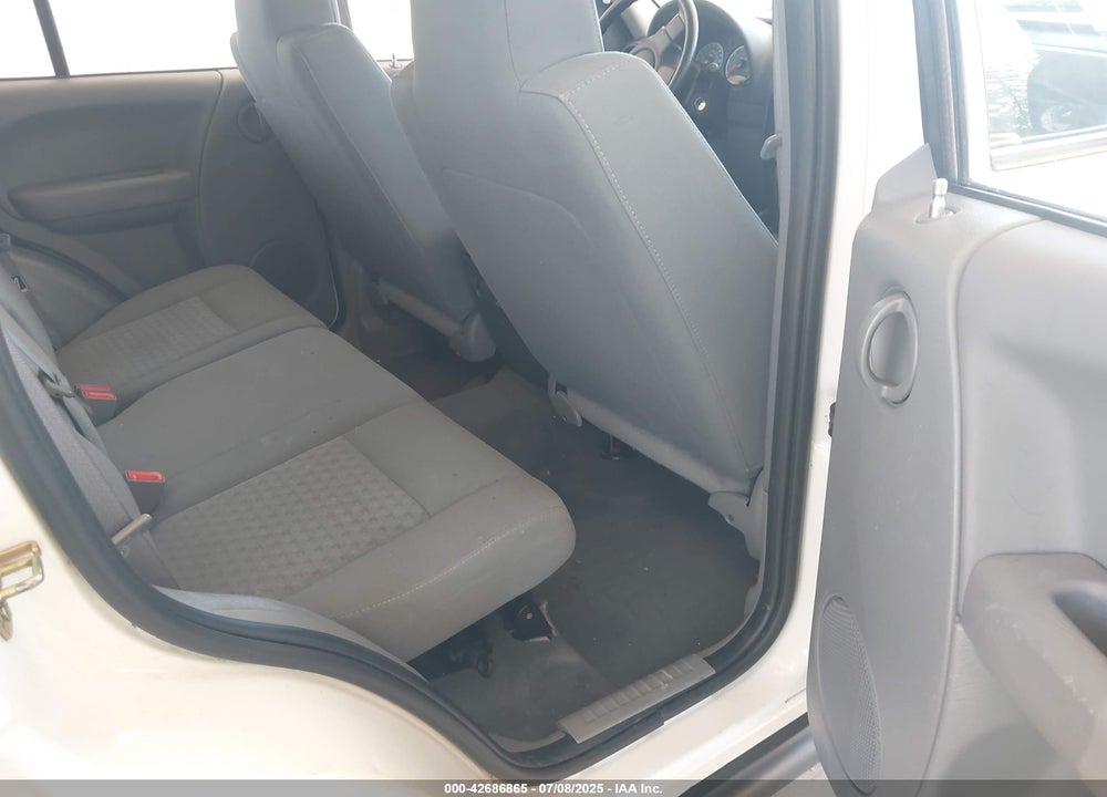 2005 JEEP LIBERTY SPORT VIN: 1J4GL48K05W715488