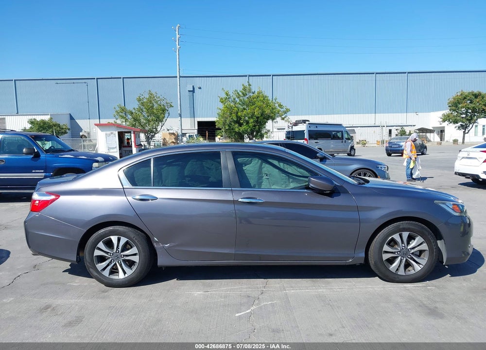 2013 HONDA ACCORD VIN: 1HGCR2F33DA142828