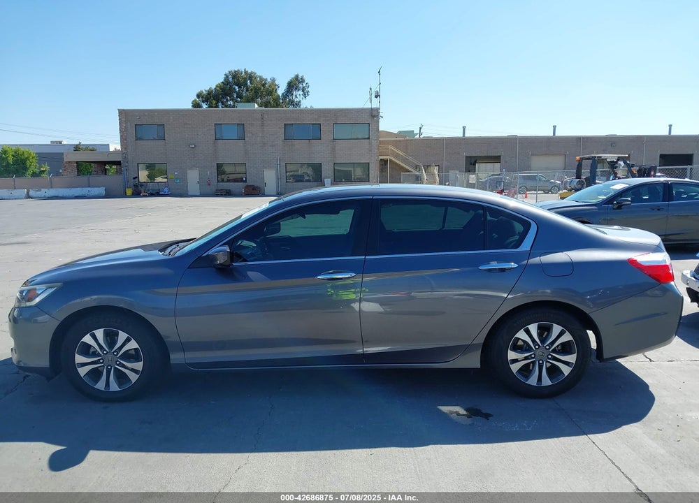 2013 HONDA ACCORD VIN: 1HGCR2F33DA142828