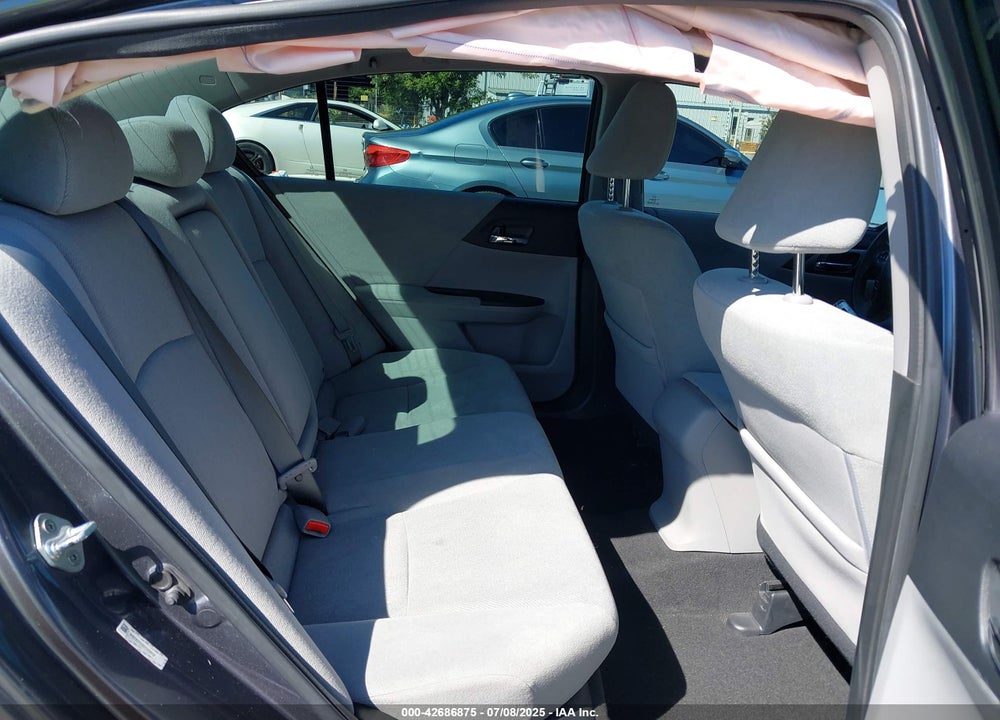 2013 HONDA ACCORD VIN: 1HGCR2F33DA142828