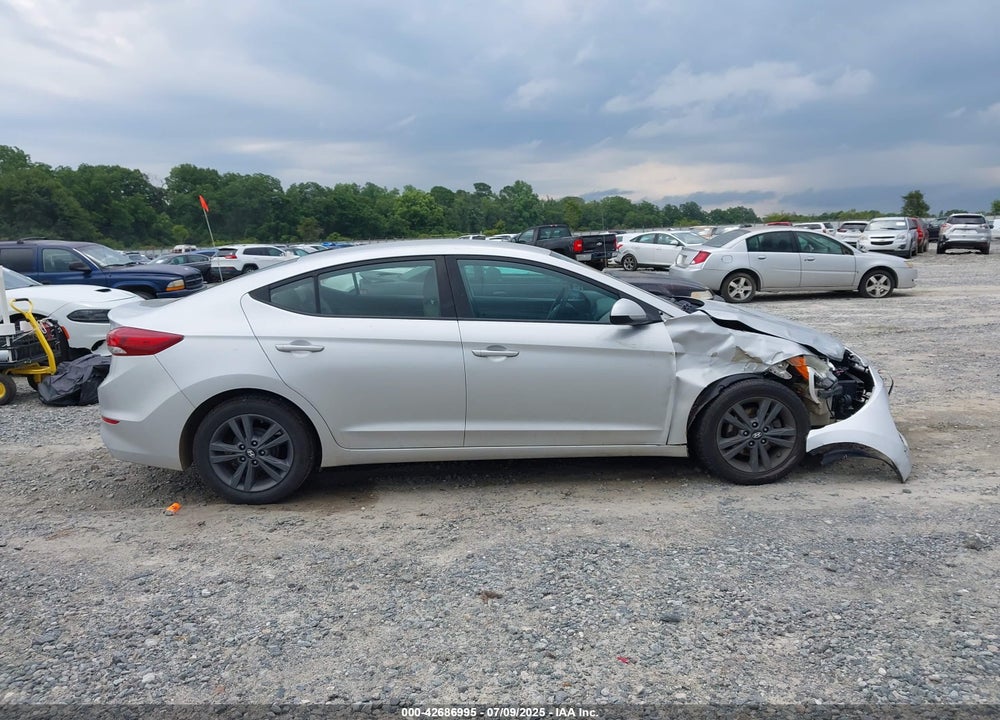 2017 HYUNDAI ELANTRA VIN: 5NPD84LF3HH101131