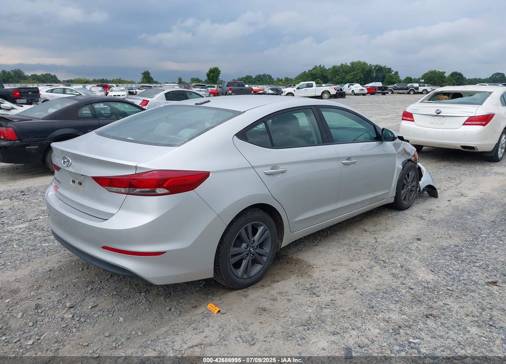 2017 HYUNDAI ELANTRA VIN: 5NPD84LF3HH101131