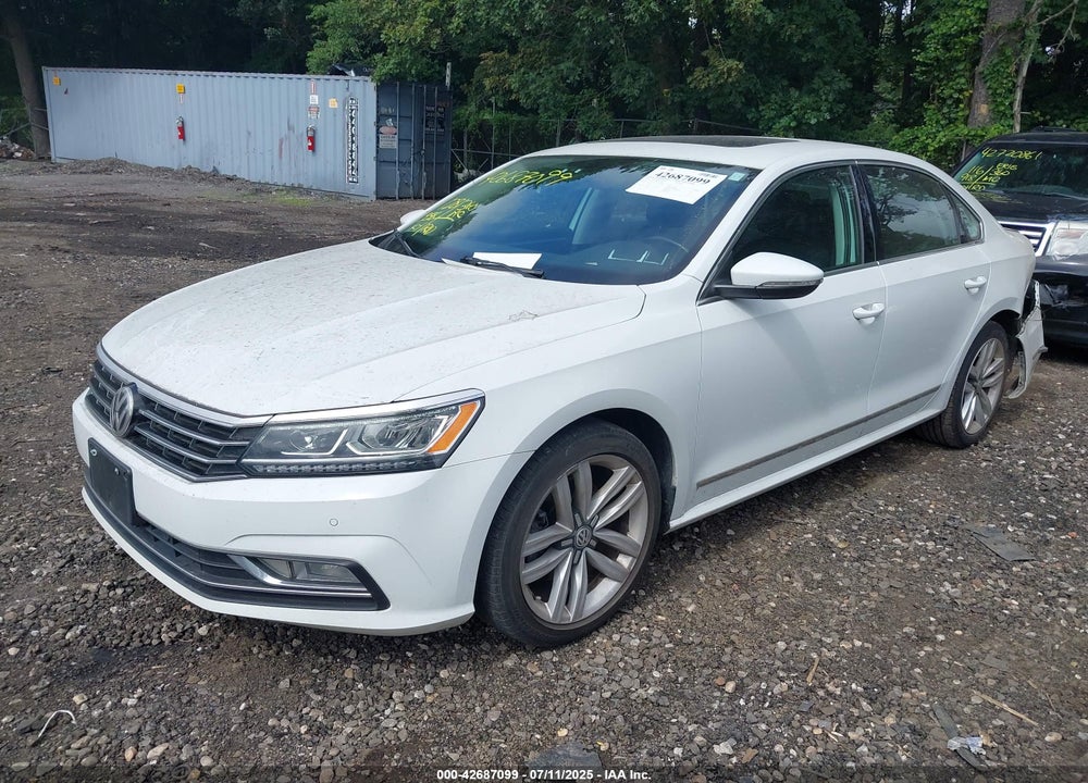 2017 VOLKSWAGEN PASSAT VIN: 1VWGT7A30HC071438