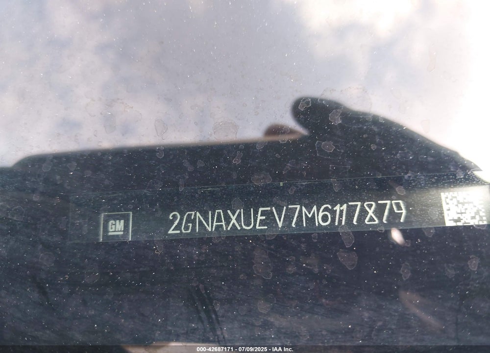 2021 CHEVROLET EQUINOX VIN: 2GNAXUEV7M6117879