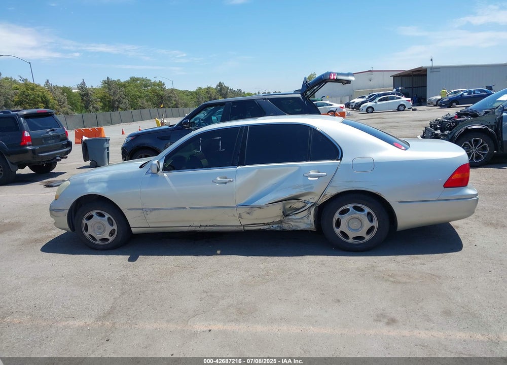 2001 LEXUS LS 430 VIN: JTHBN30FX10023320