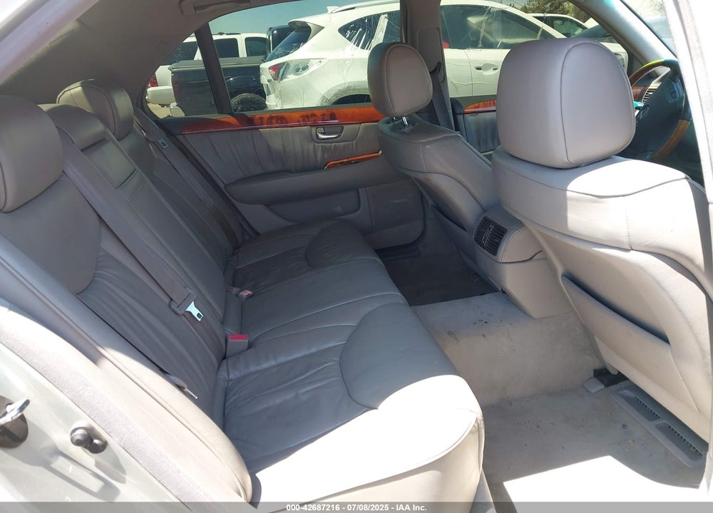 2001 LEXUS LS 430 VIN: JTHBN30FX10023320