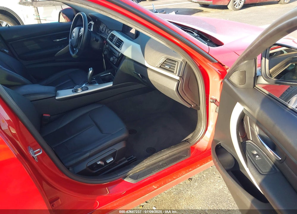 2017 BMW 3 SERIES VIN: WBA8E1G38HNU16223