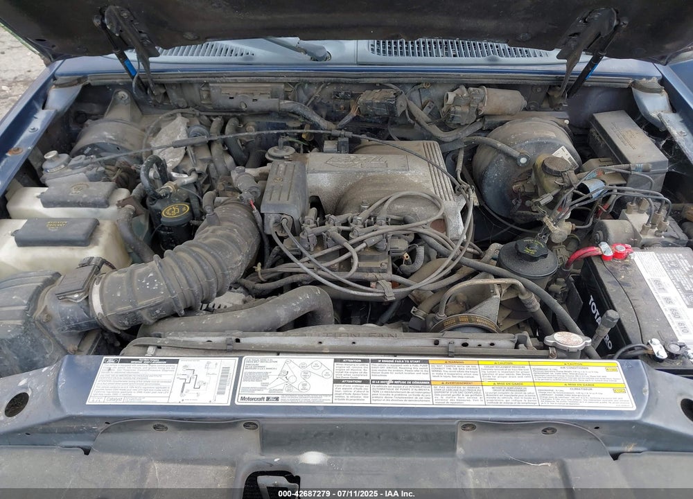 2000 FORD EXPLORER XLT VIN: 1FMZU83P6YZC14626