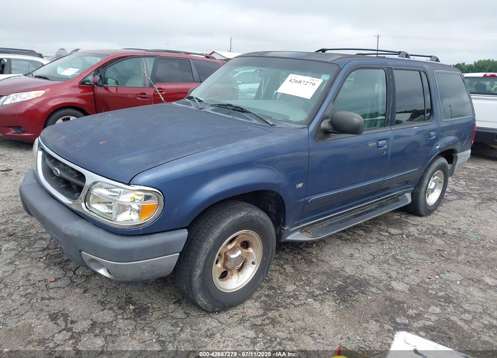 2000 FORD EXPLORER XLT VIN: 1FMZU83P6YZC14626