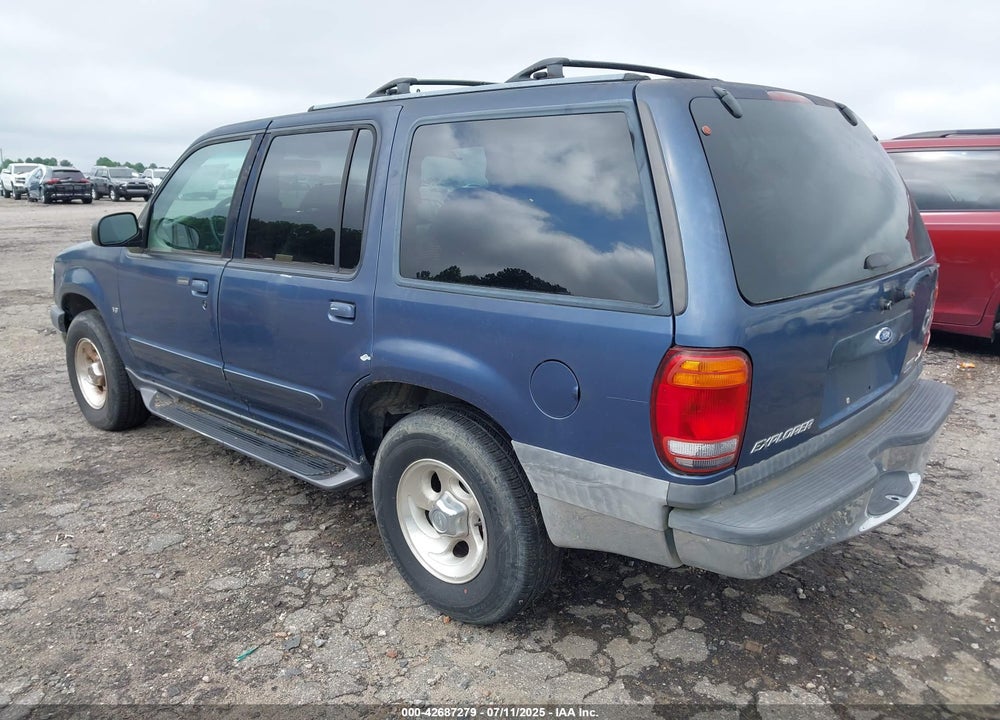2000 FORD EXPLORER XLT VIN: 1FMZU83P6YZC14626