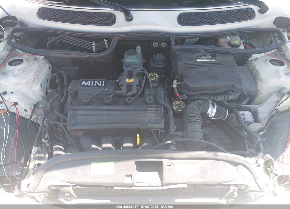 2006 MINI COOPER VIN: WMWRC33586TK71206