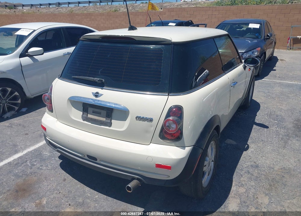2006 MINI COOPER VIN: WMWRC33586TK71206