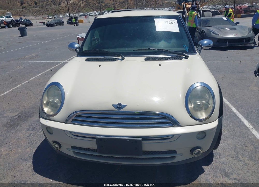 2006 MINI COOPER VIN: WMWRC33586TK71206