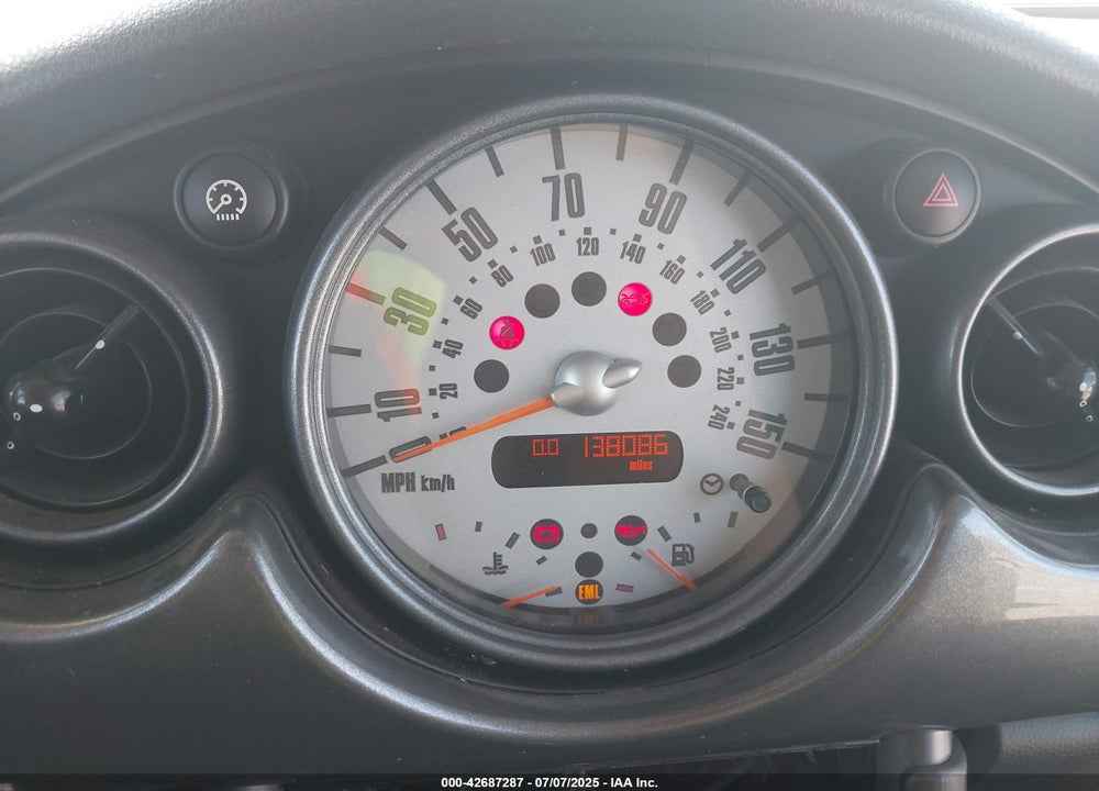 2006 MINI COOPER VIN: WMWRC33586TK71206