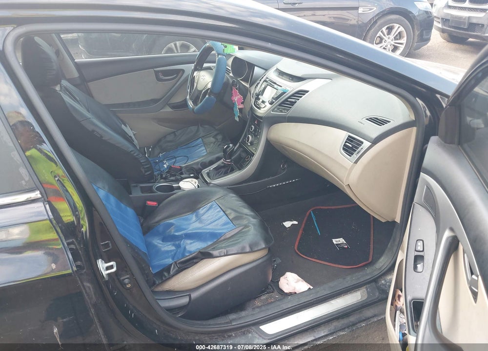 2015 HYUNDAI ELANTRA VIN: KMHDH4AH3FU229730